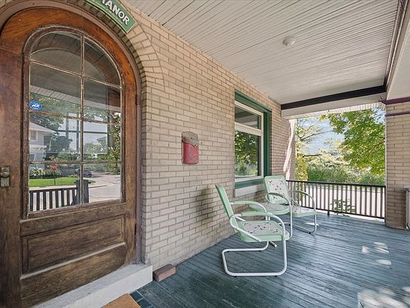 3rd image of 632 Thomas Ave