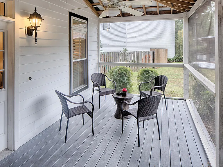 3206 Robertson Ave — Photo 56