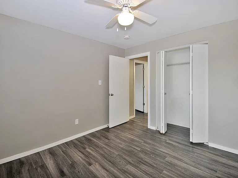 District Royal Oak Apartments — Photo 37