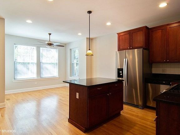 2nd image of 1330 W Argyle St APT 2