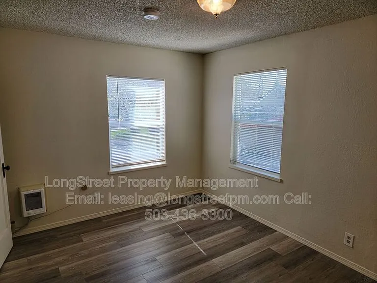 205 NW Kings Blvd #11 — Photo 13