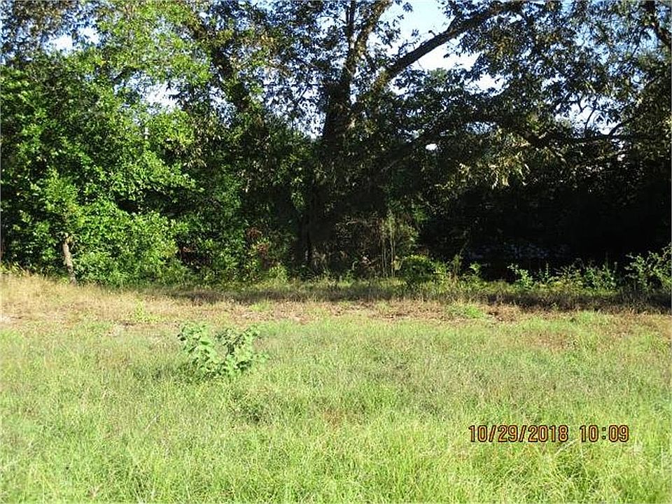 1st image of 2437 Vivian Dr