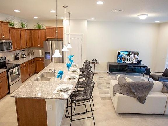 3rd image of 8879 GENEVE COURT