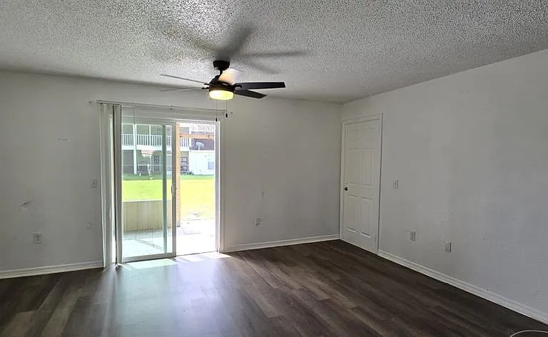 671 Royalty Ct #A — Photo 3