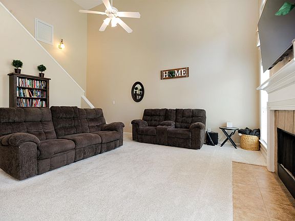 5th image of 608 Bentmoor Dr