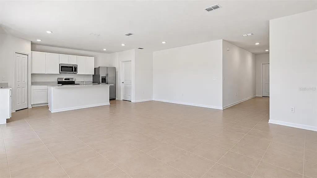 4 bed, 3.0 bath, 1880 sqft, $2,390 — Photo 1