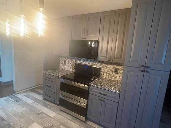 5th image of 3018 Meadow Bluff Dr