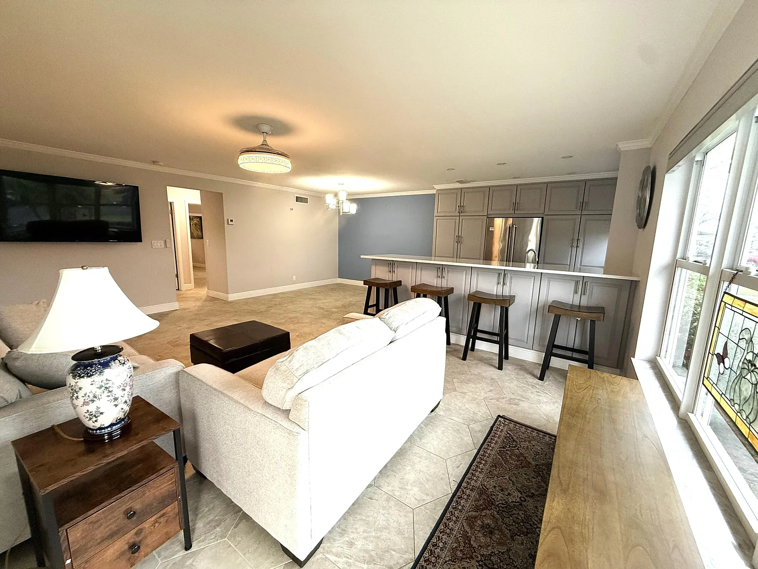 2 bed, 2.0 bath, 1217 sqft, $1,800 — Photo 1