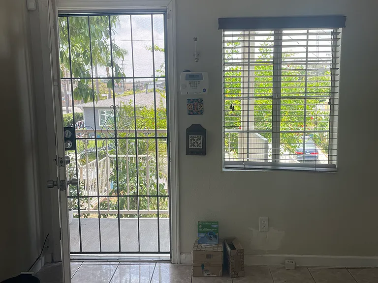 228 S Arizona Ave — Photo 5