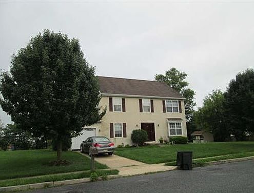 1st image of 7 Harrison Park Ln