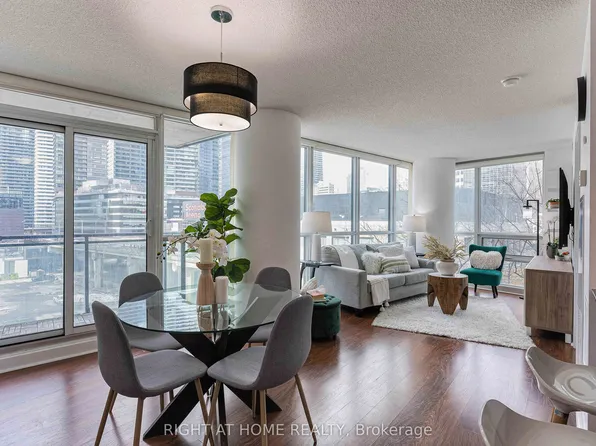 33 Bay St #603, Toronto, ON M5J 2Z3