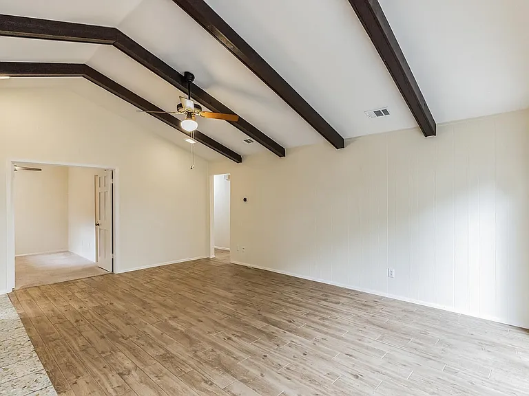 2203 Farnswood Cir — Photo 8