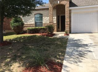 2728 Furlong Dr, Grand Prairie, TX 75051