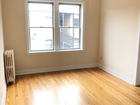 2nd image of 2505 W Winnemac Ave #A