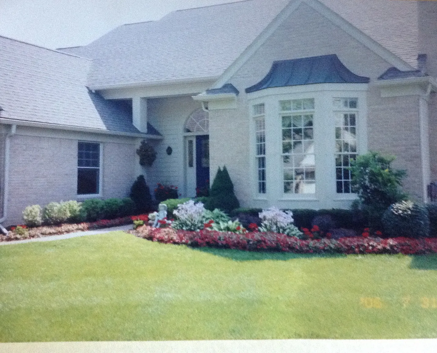 4725 Huntington Dr photo 1