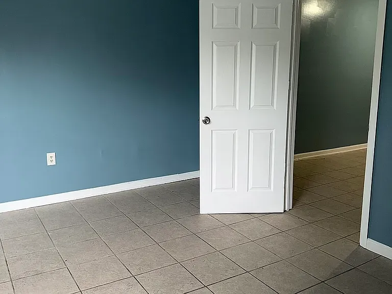 44 Astor St #2 — Photo 9
