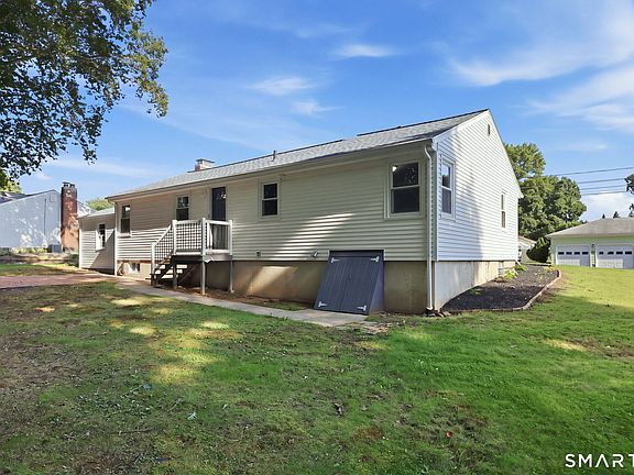 3rd image of 156 Robin Hill Road