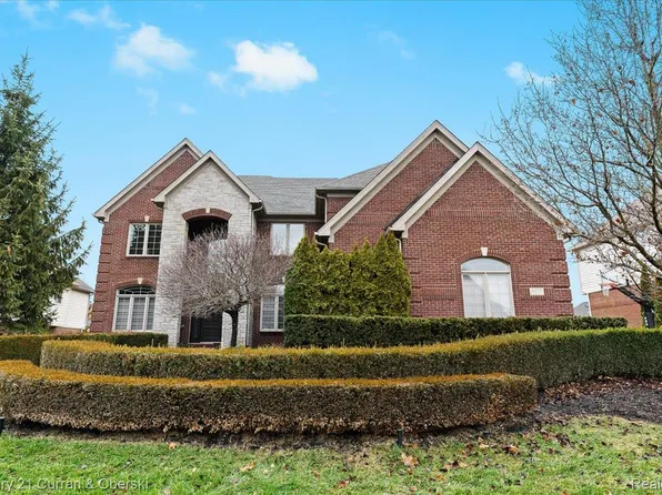 46782 Merion Cir, Northville, MI 48168
