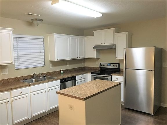 4th image of 15704 Lakepoint Forest Dr