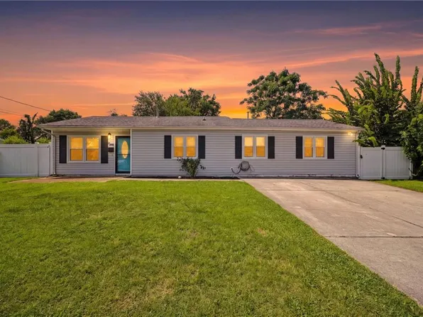825 Brinson Ln, Virginia Beach, VA 23455
