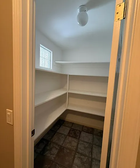 10406 Attleboro Ave — Photo 17