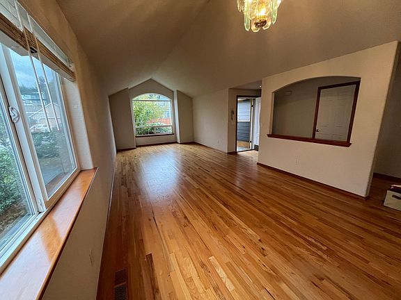 Hardwood floor Living room