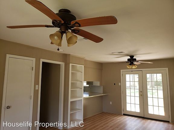 5th image of 632 Woodmont Pl