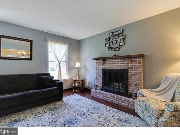 5th image of 31 Cambridge Ct