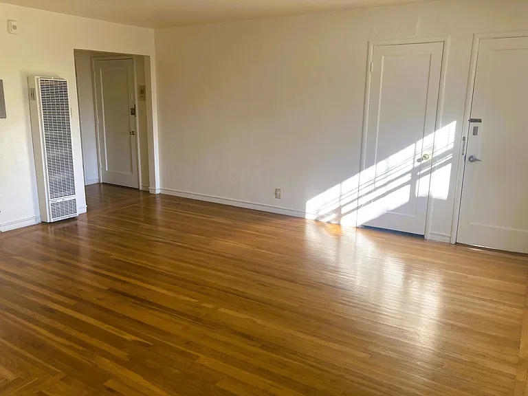 3105 High St — Photo 2