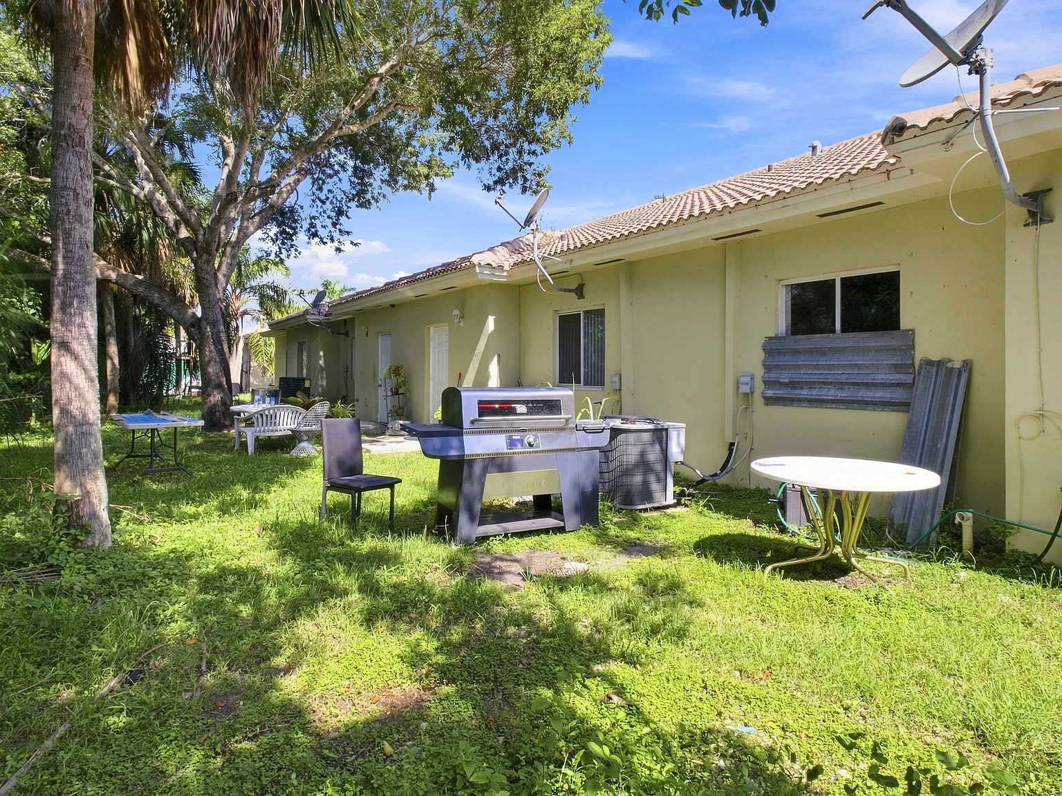2 bed, 898 sqft, $1,950 — Photo 3