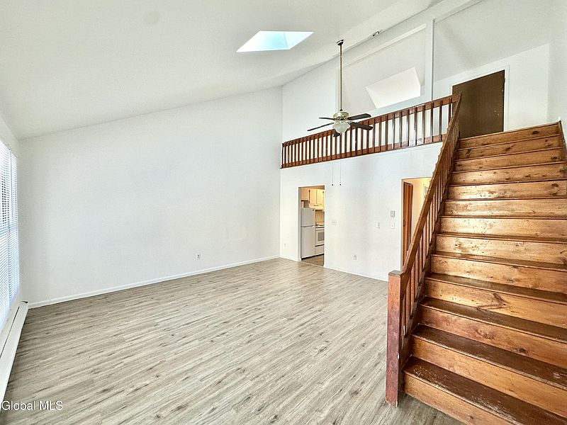 3rd image of 6 Myrtle Avenue