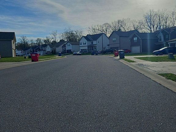 4th image of 461 Woodtrace Dr