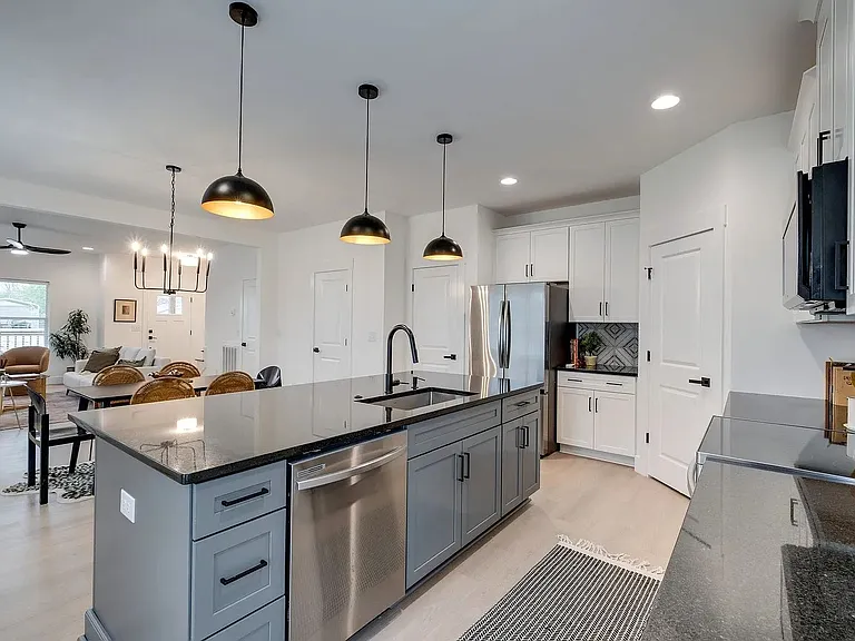 4119 Church St — Photo 8