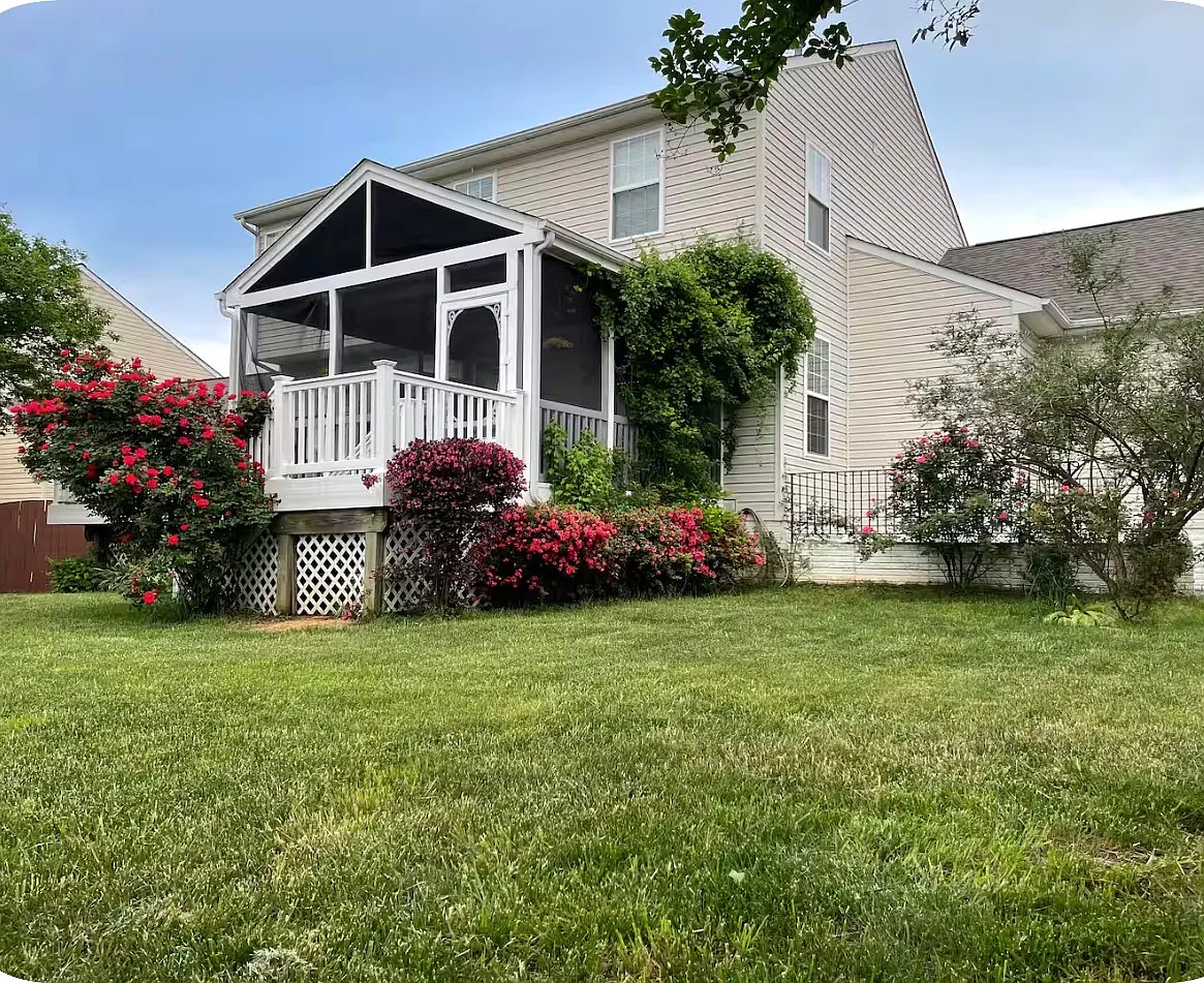 6 bed, 3.5 bath, 3500 sqft, $3,999 — Photo 1