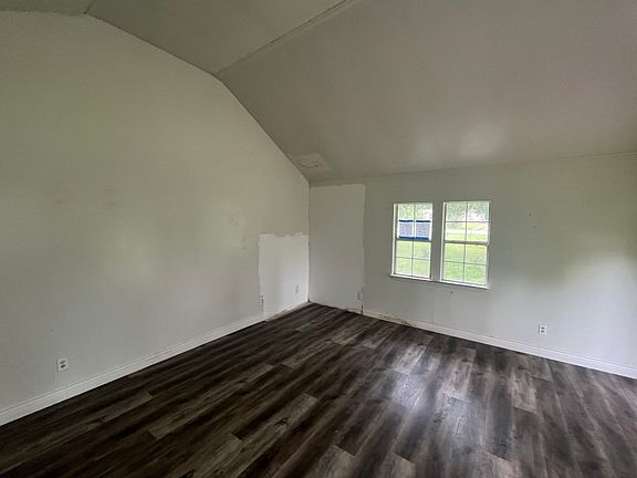 5th image of 378 Willow Ridge Cir