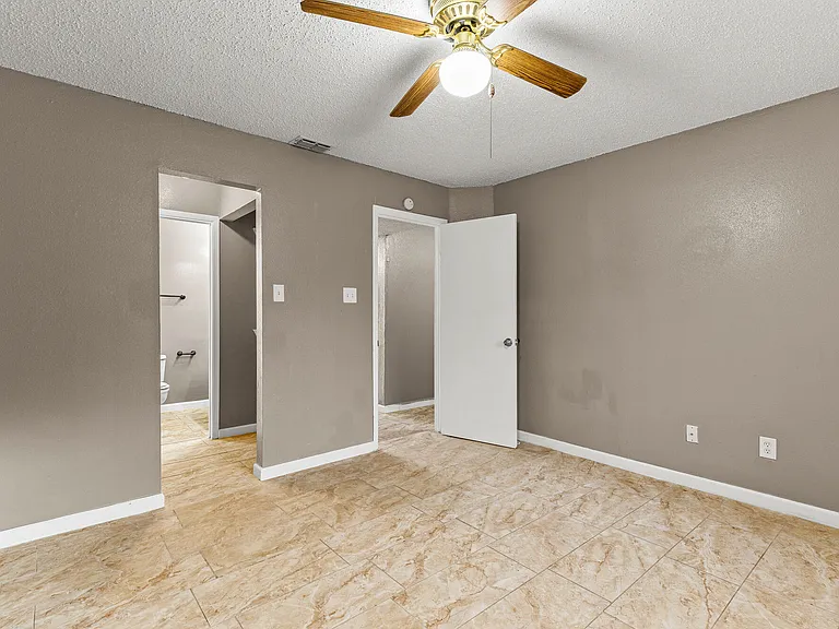 Towne East Village Apartment Homes — Photo 28
