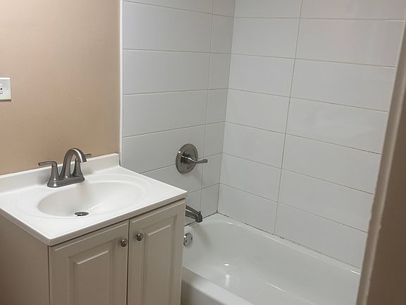 5th image of 8235 S Marshfield Ave #Basement