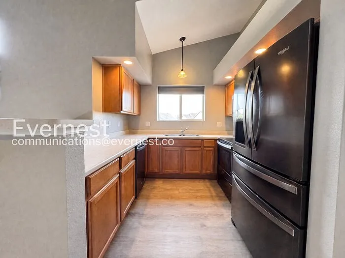 2 bed, 2.0 bath, 988 sqft, $2,000 — Photo 4