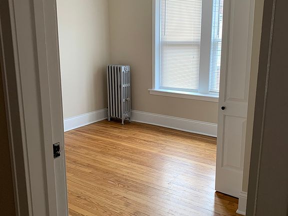 5th image of 2645 N Laramie Ave #3F