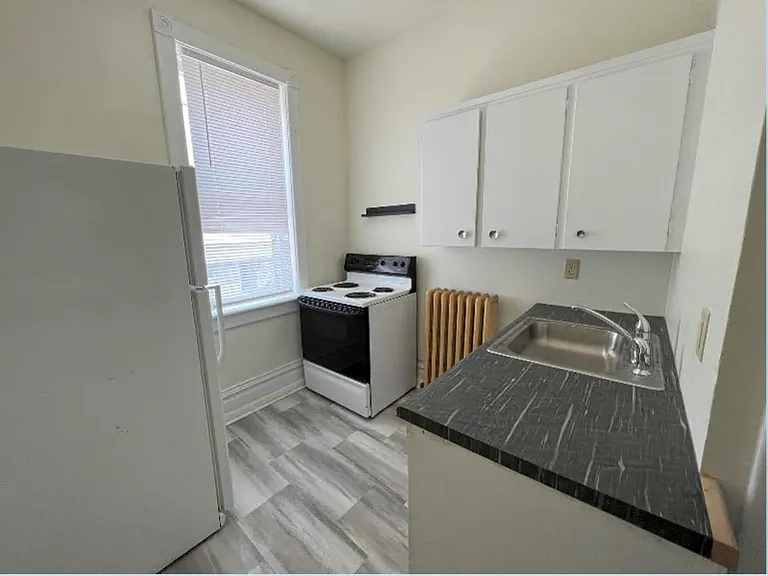 121 N High St #A — Photo 5