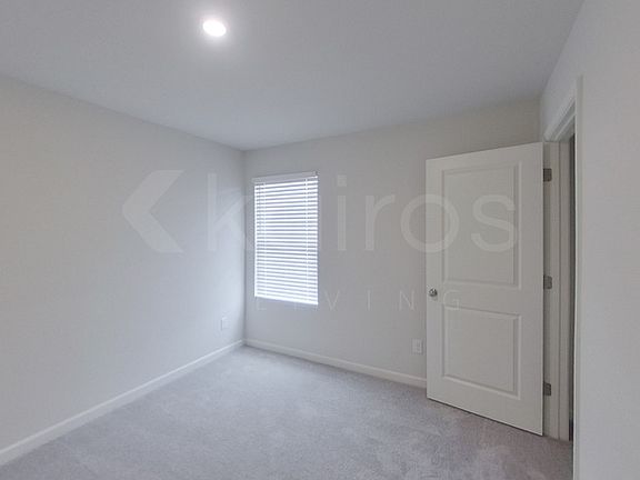 4th image of 304 Laurel Springs Dr