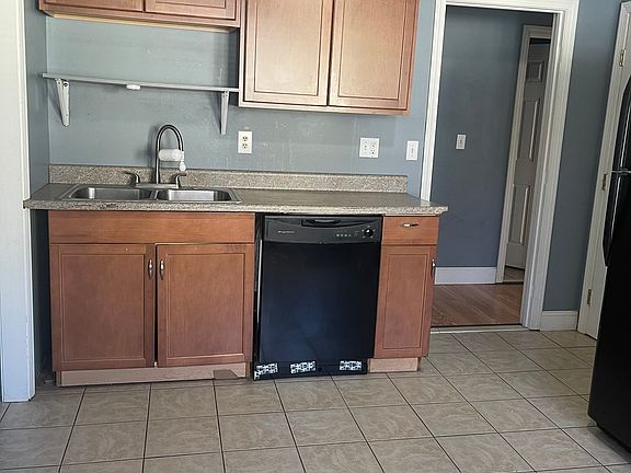 5th image of 65 Sefton Dr Floor 1