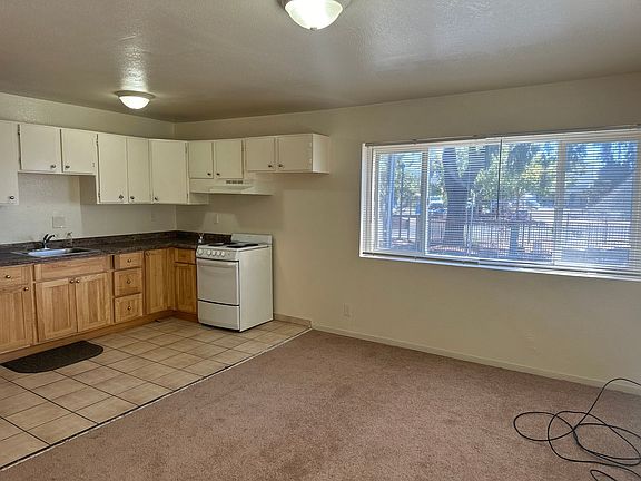 4th image of 3215 Filbert St #3211