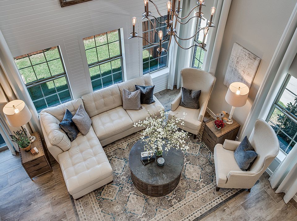 2nd image of 1360 Country Ln
