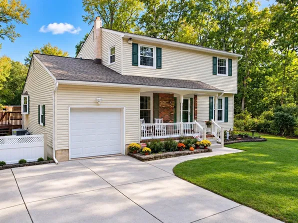 10 English Ln, Egg Harbor Township, NJ 08234