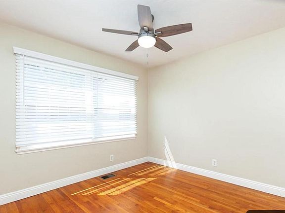 4th image of 2913 Jarvis St