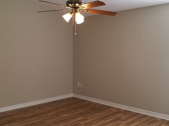 2nd image of 819 Westline Ave