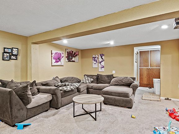 5th image of 805 10th St W