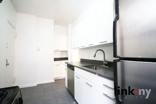 Rented by Link NY Realty | media 36