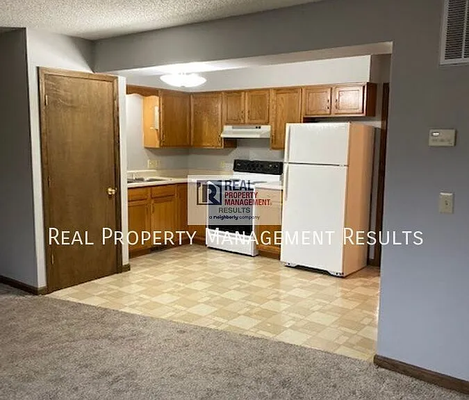 150 W Sycamore St #156 — Photo 5